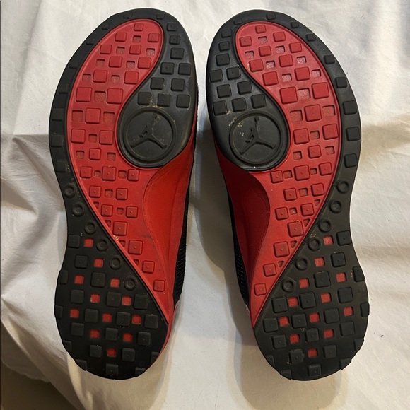 Air Jordan Zoom Tenacity 'Bred' Training Shoe - Picture 6 of 8